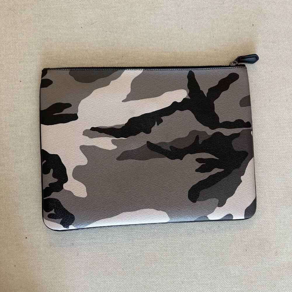 Coach Pouch - Picture 2 of 2